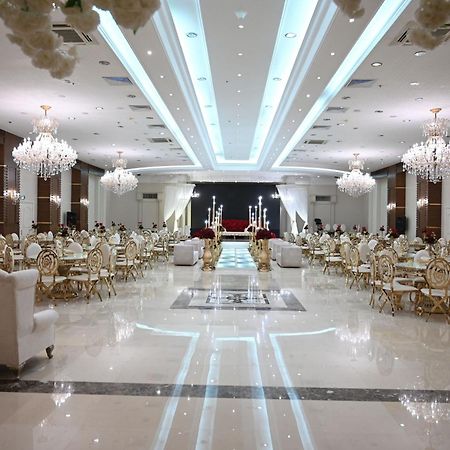 Le Meridien Medina Buitenkant foto A wedding hall in Cairo, Egypt