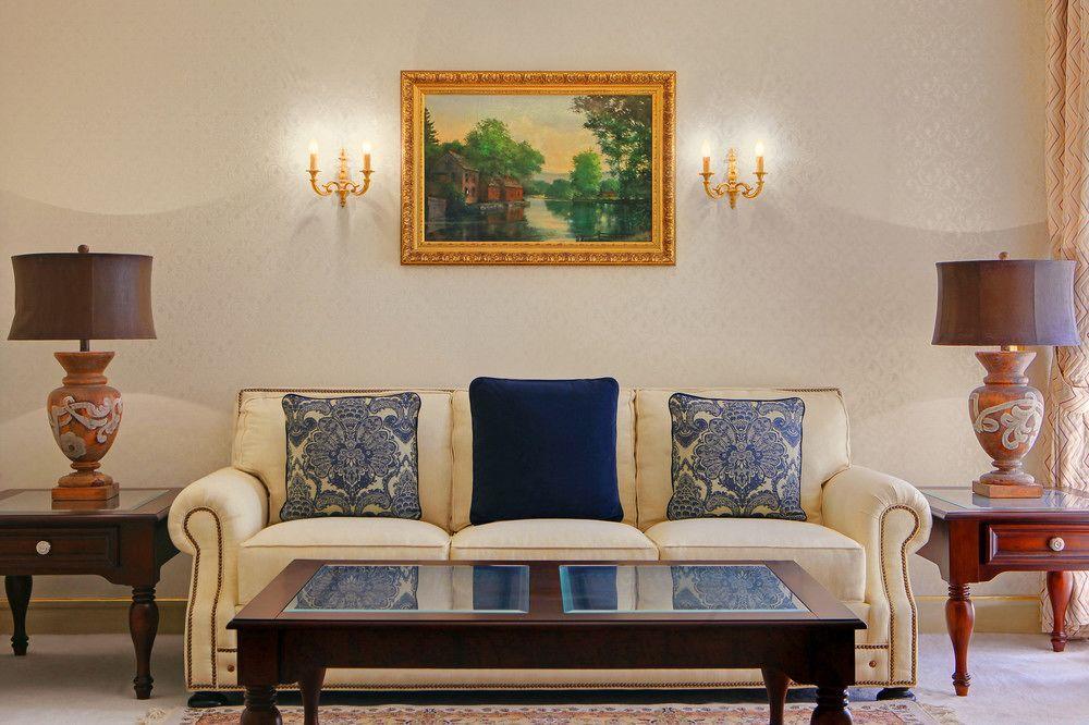Le Meridien Medina Buitenkant foto A living room with a sofa