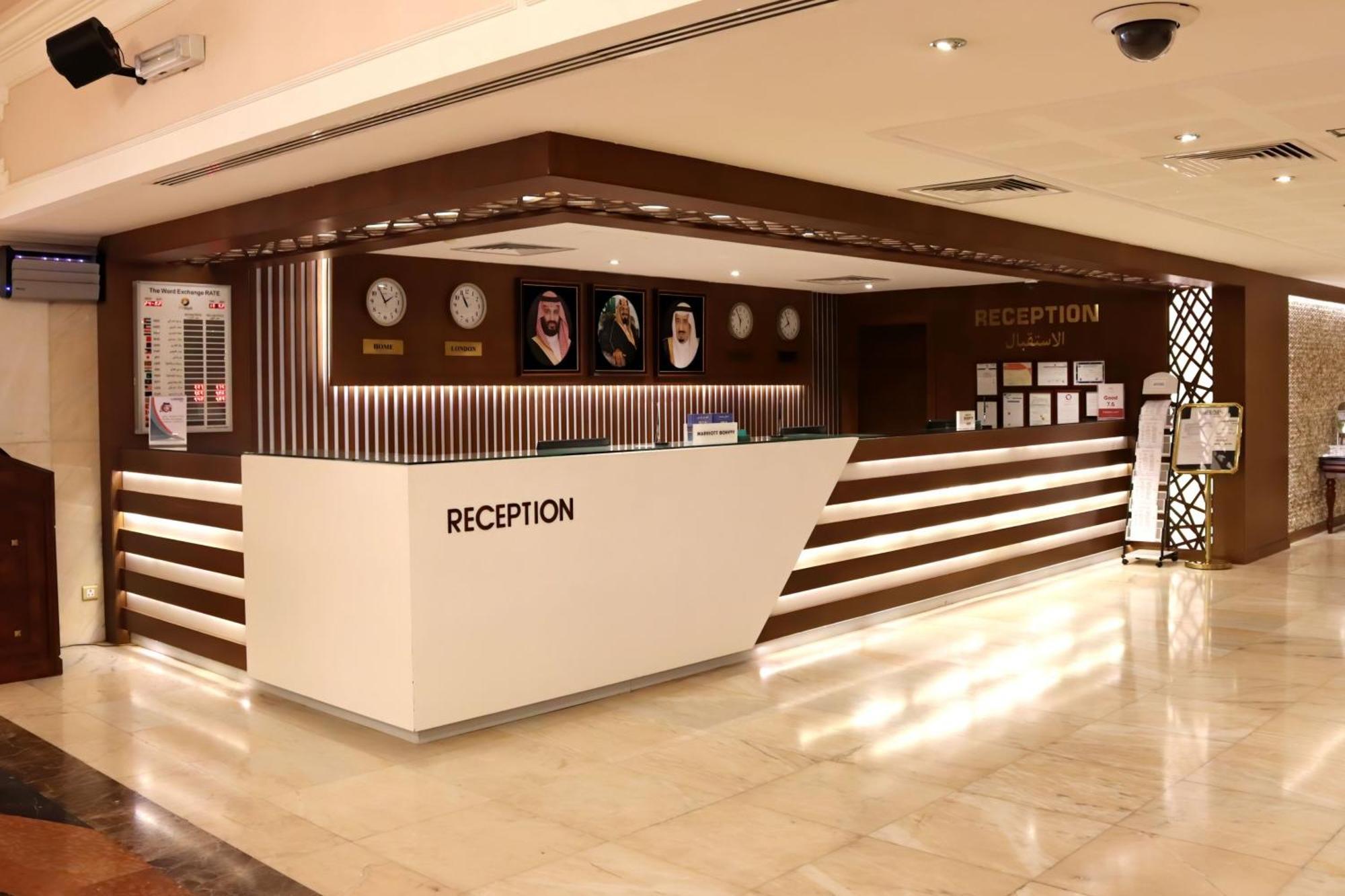 Le Meridien Medina Buitenkant foto Reception desk
