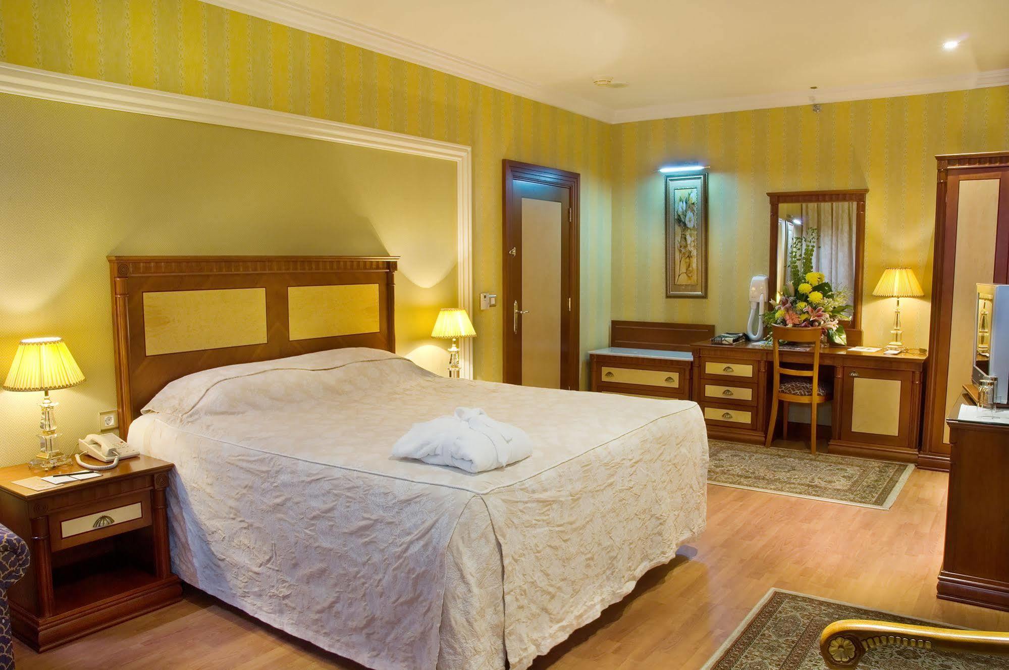 Le Meridien Medina Buitenkant foto A room at the hotel